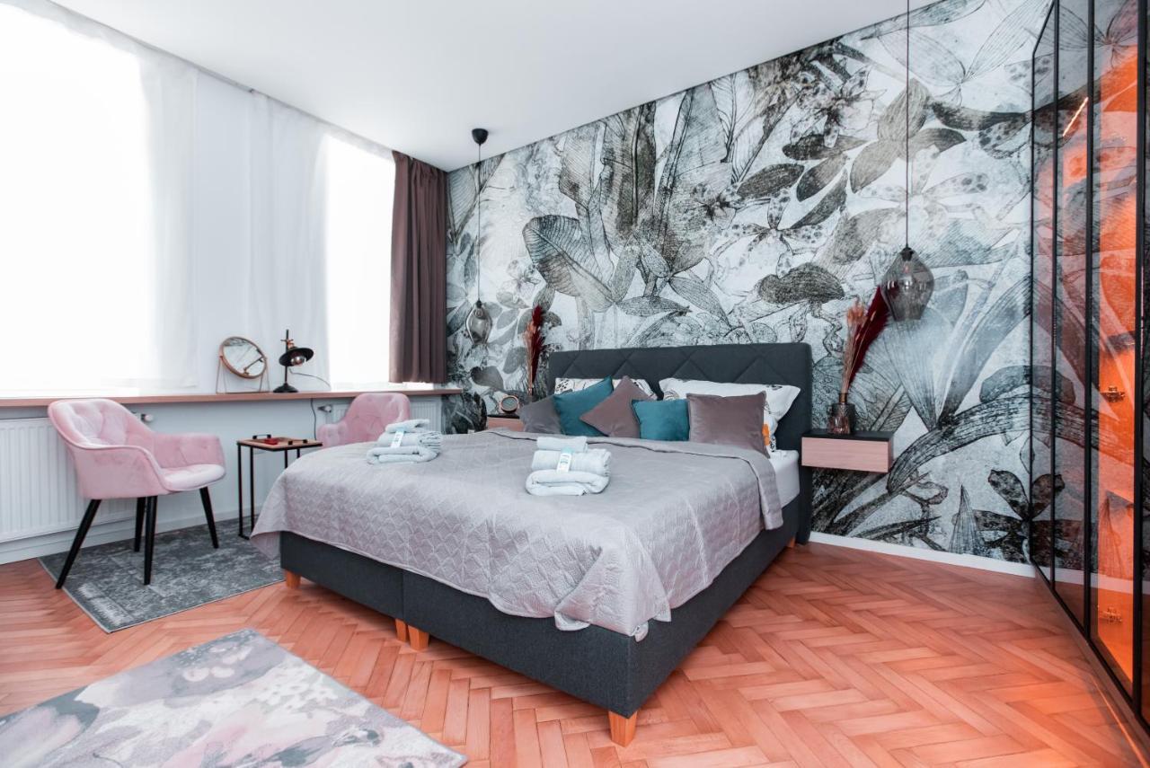Petit Luxe Apartment เวียนนา ภายนอก รูปภาพ