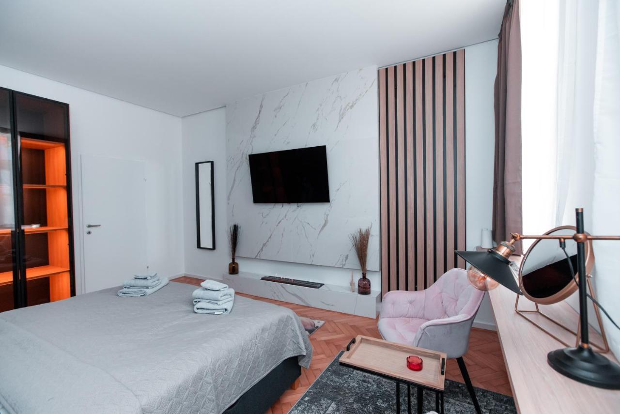 Petit Luxe Apartment เวียนนา ภายนอก รูปภาพ